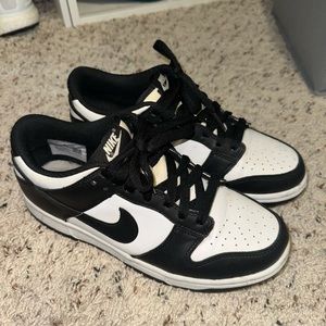 NIKE DUNKS
